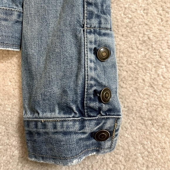 Free People oversized Women Jean Denim Jacket Lightly Distressed  XS to Small - Picture 4 of 8